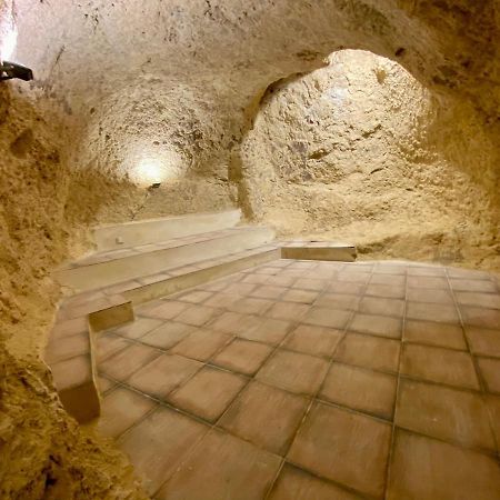 Villa Sol Casa Con Cueva Privada Y Vistas A La Iglesia Requena Eksteriør billede